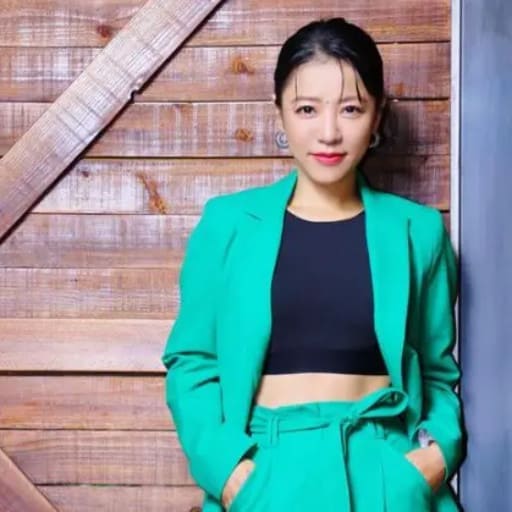 Della Ding Dang Vancouver Tickets
