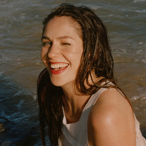 Lola Kirke in Vancouver